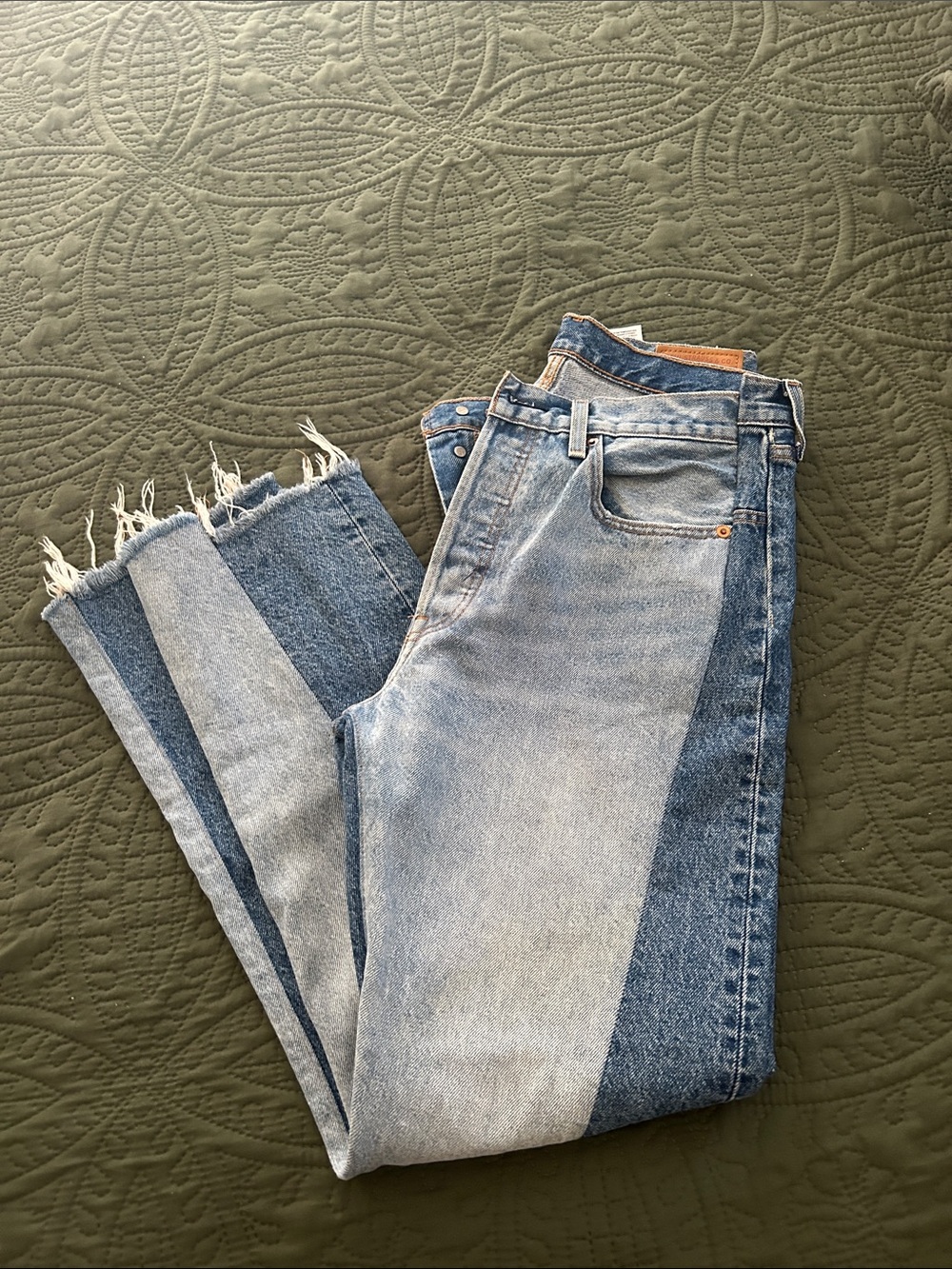 Levi's Two-Tone Blue Wide-Leg Jeans with Frayed Hem - Picture 8 of 8
